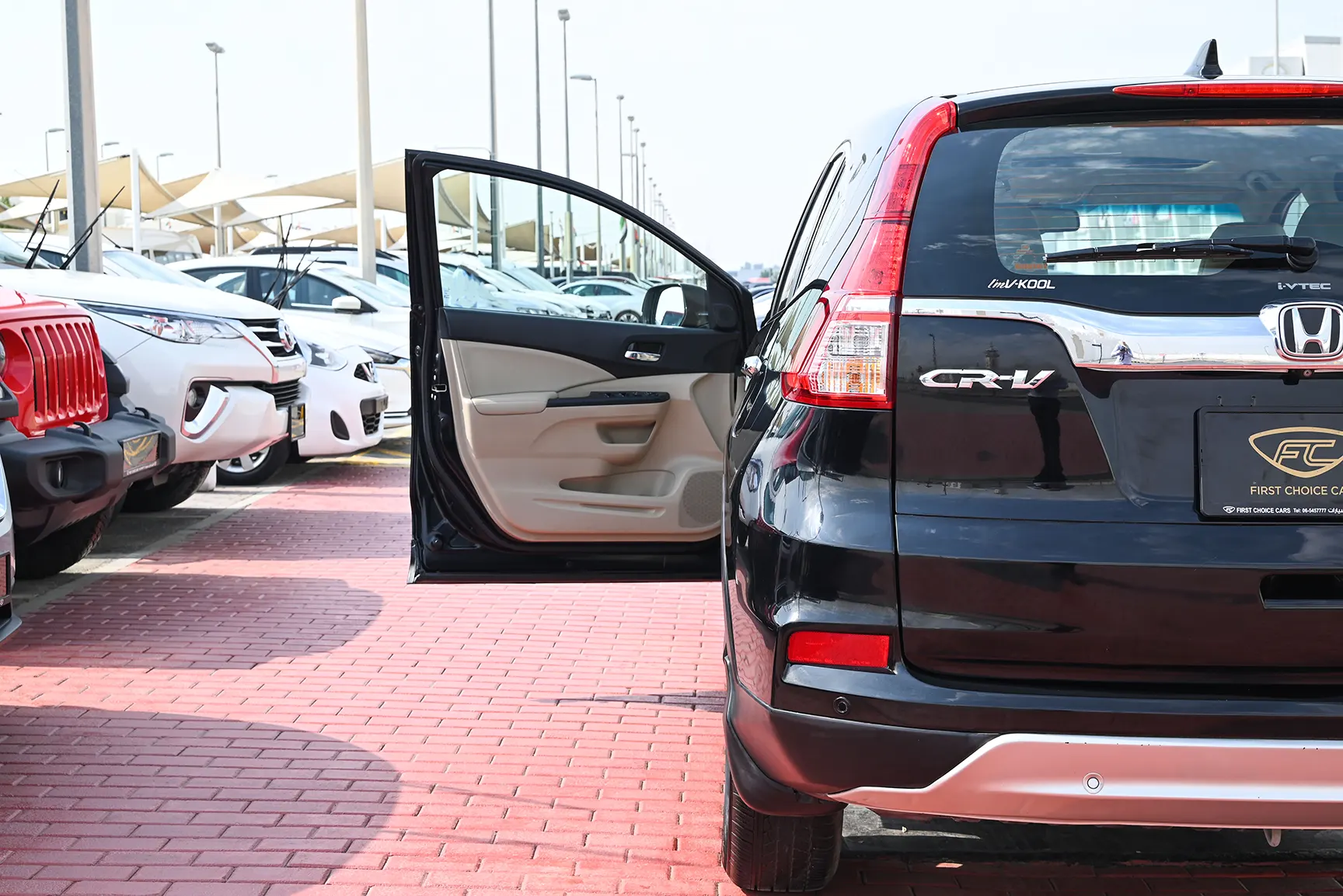 Used 2016 Honda CRV EXL Black – Taillight Close-up at First Choice Cars Sharjah