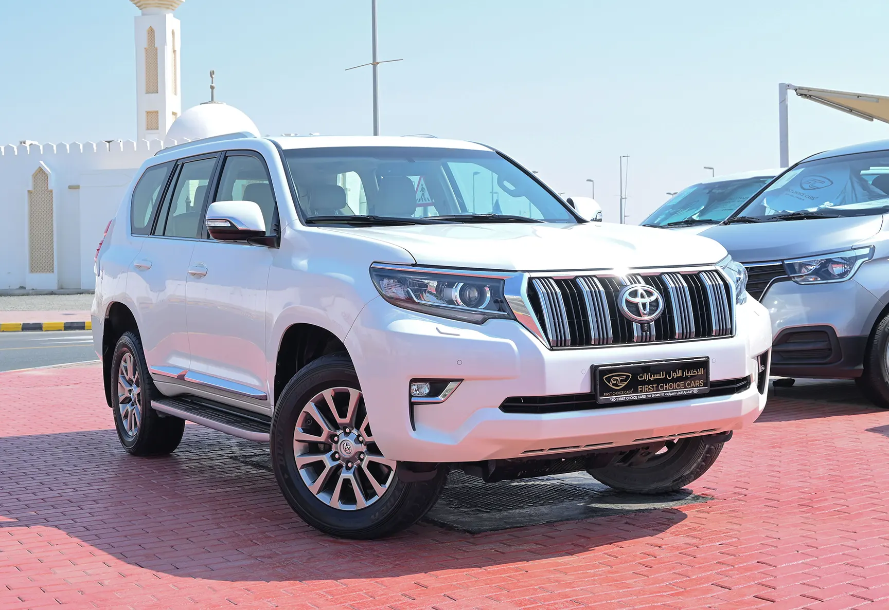 Used 2019 Toyota Prado Limited White – Right Front Diagonal (45°) View at First Choice Cars Sharjah