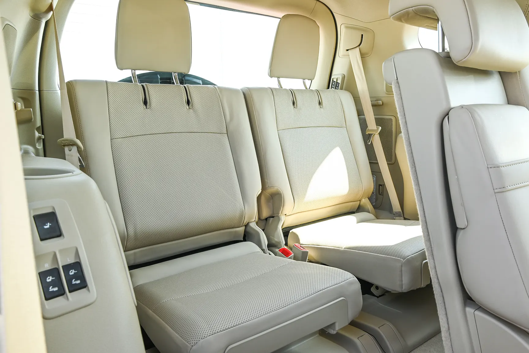 Used 2019 Toyota Prado Limited White – Third Row Right Seat View at First Choice Cars Sharjah