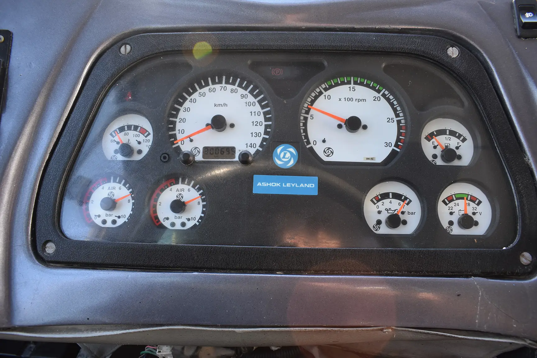 Used 2014 Ashok Leyland Falcon Bus White – Odometer / Mileage Reading View at First Choice Cars Sharjah