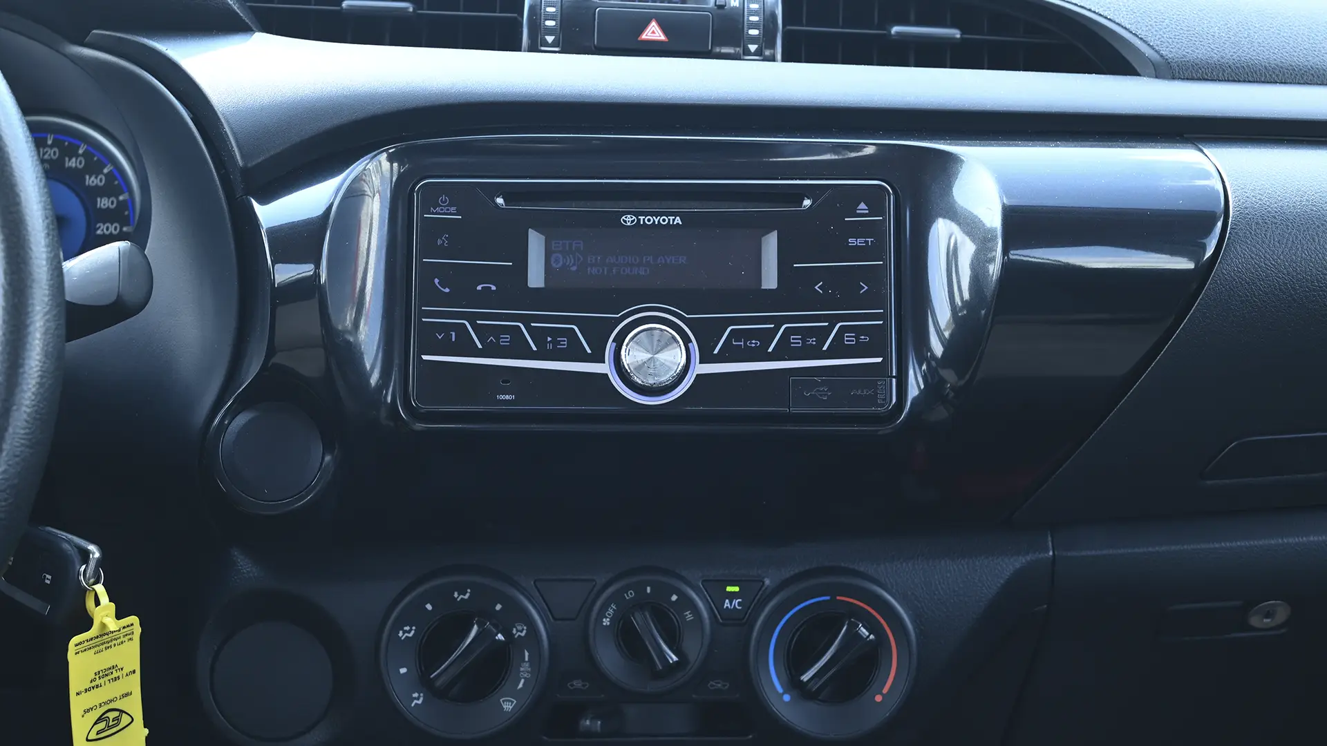 Used 2019 Toyota Hilux GL Double Cabin in White – Infotainment / Touchscreen System for Sale at First Choice Cars Dubai Sharjah