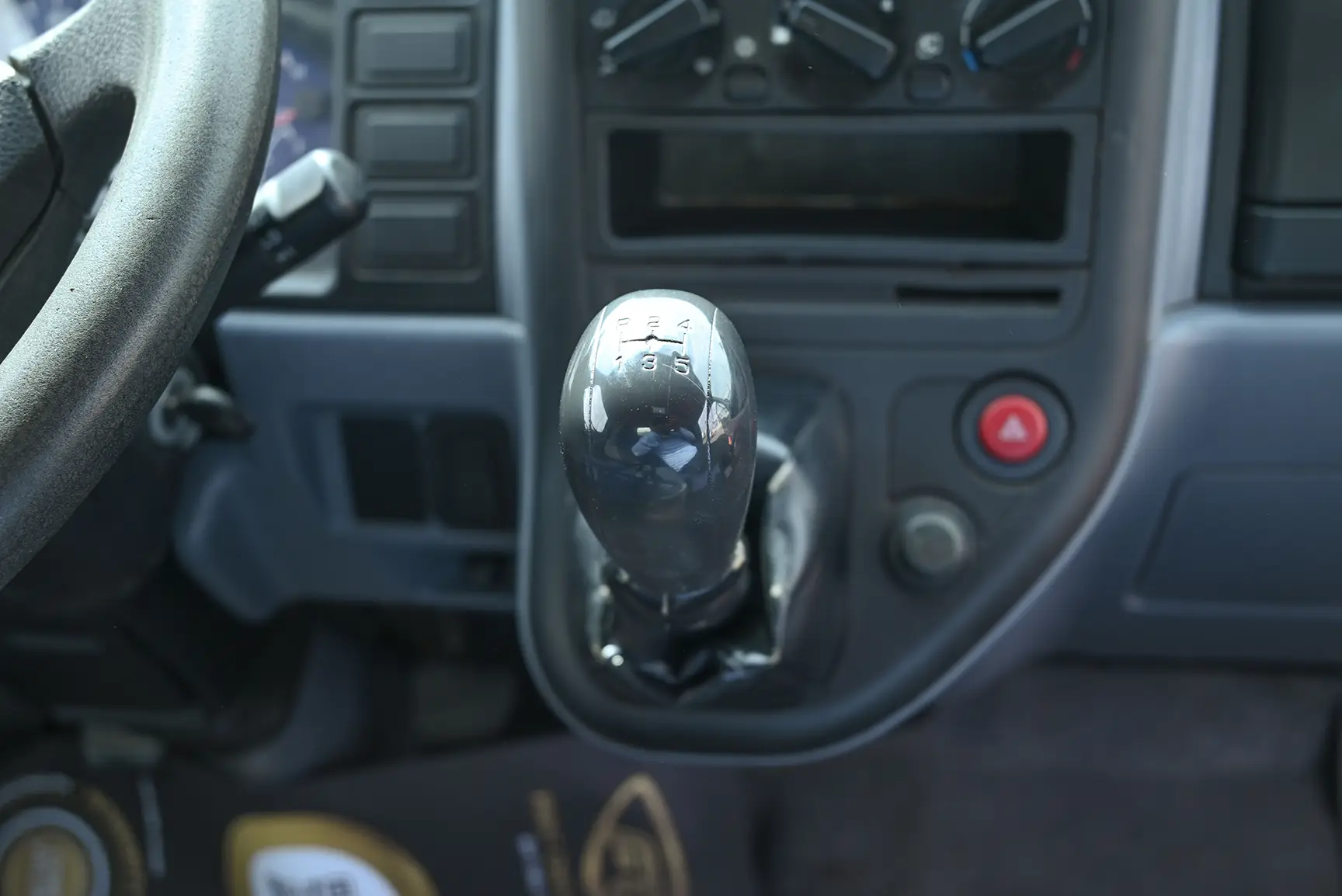 Used 2016 Mitsubishi Canter Box White – Center Console & Gear Shifter at First Choice Cars Sharjah