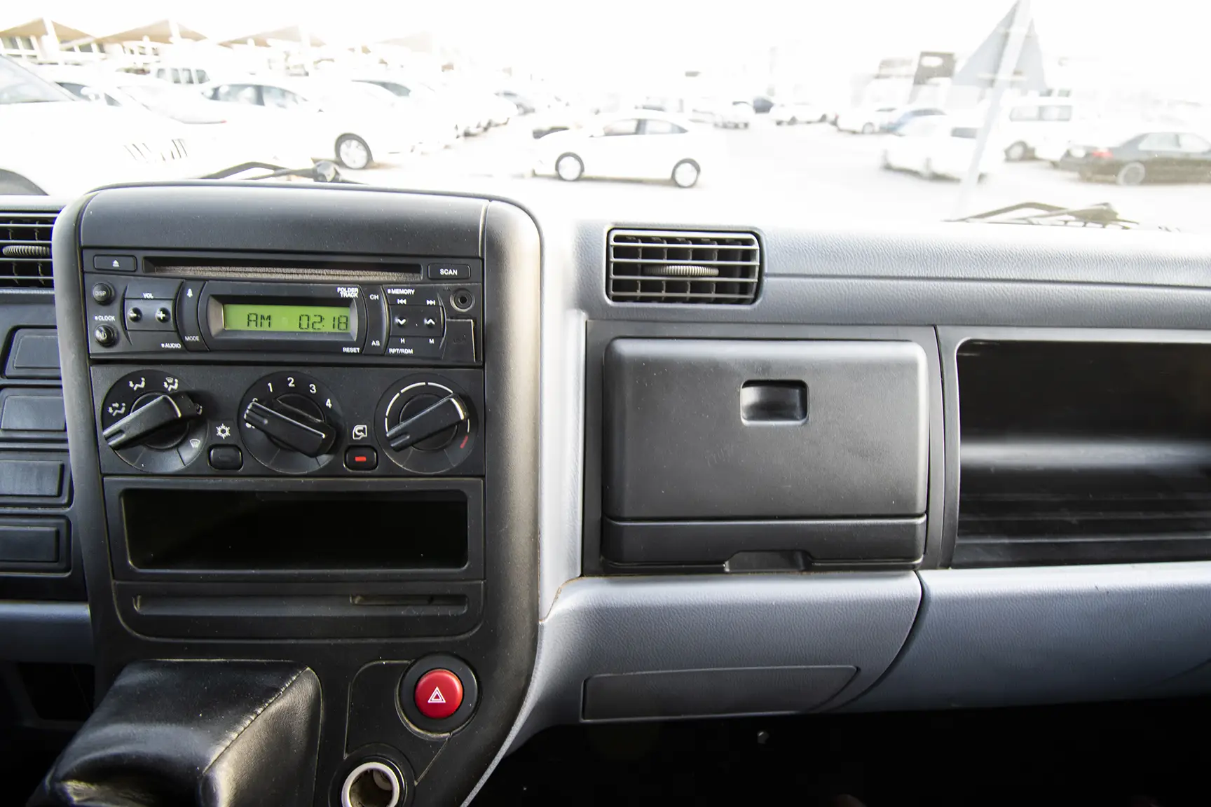 Used 2016 Mitsubishi Canter Cargo Body in White – Infotainment / Touchscreen System for Sale at First Choice Cars Dubai Sharjah
