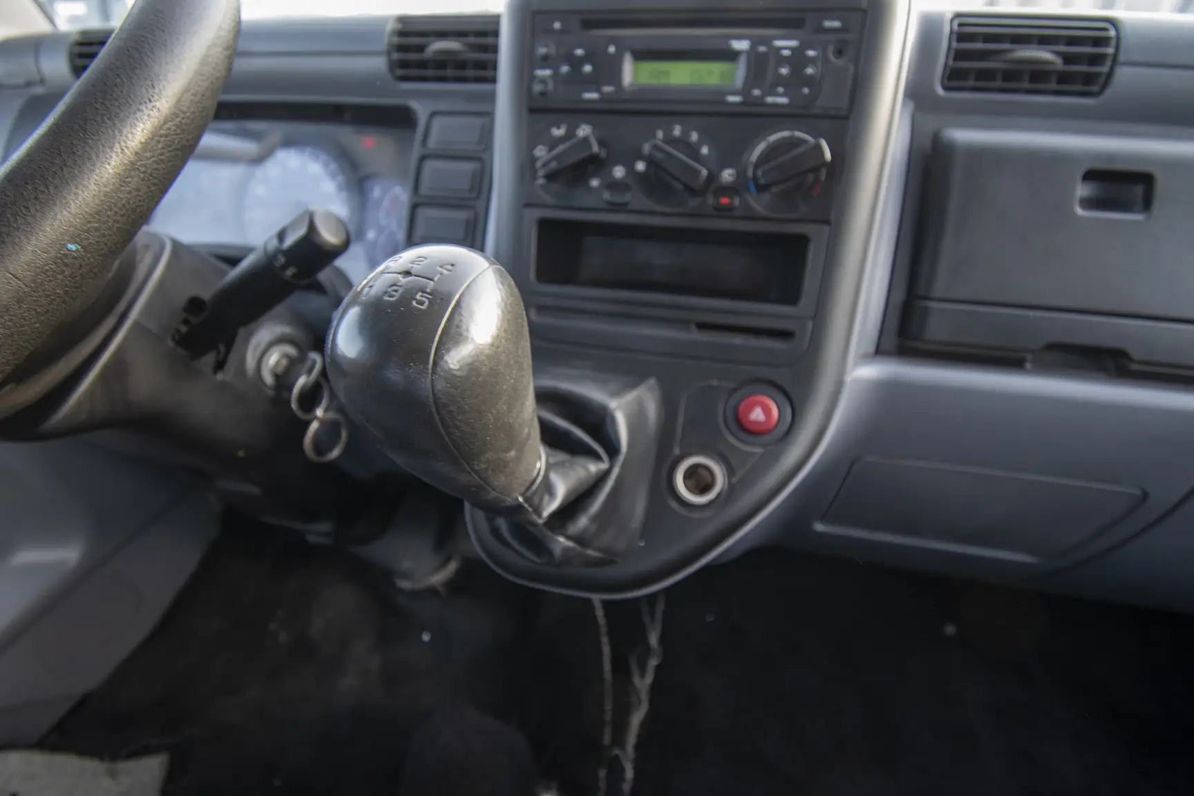 Used 2016 Mitsubishi Canter Cargo Body White – Center Console & Gear Shifter at First Choice Cars Sharjah