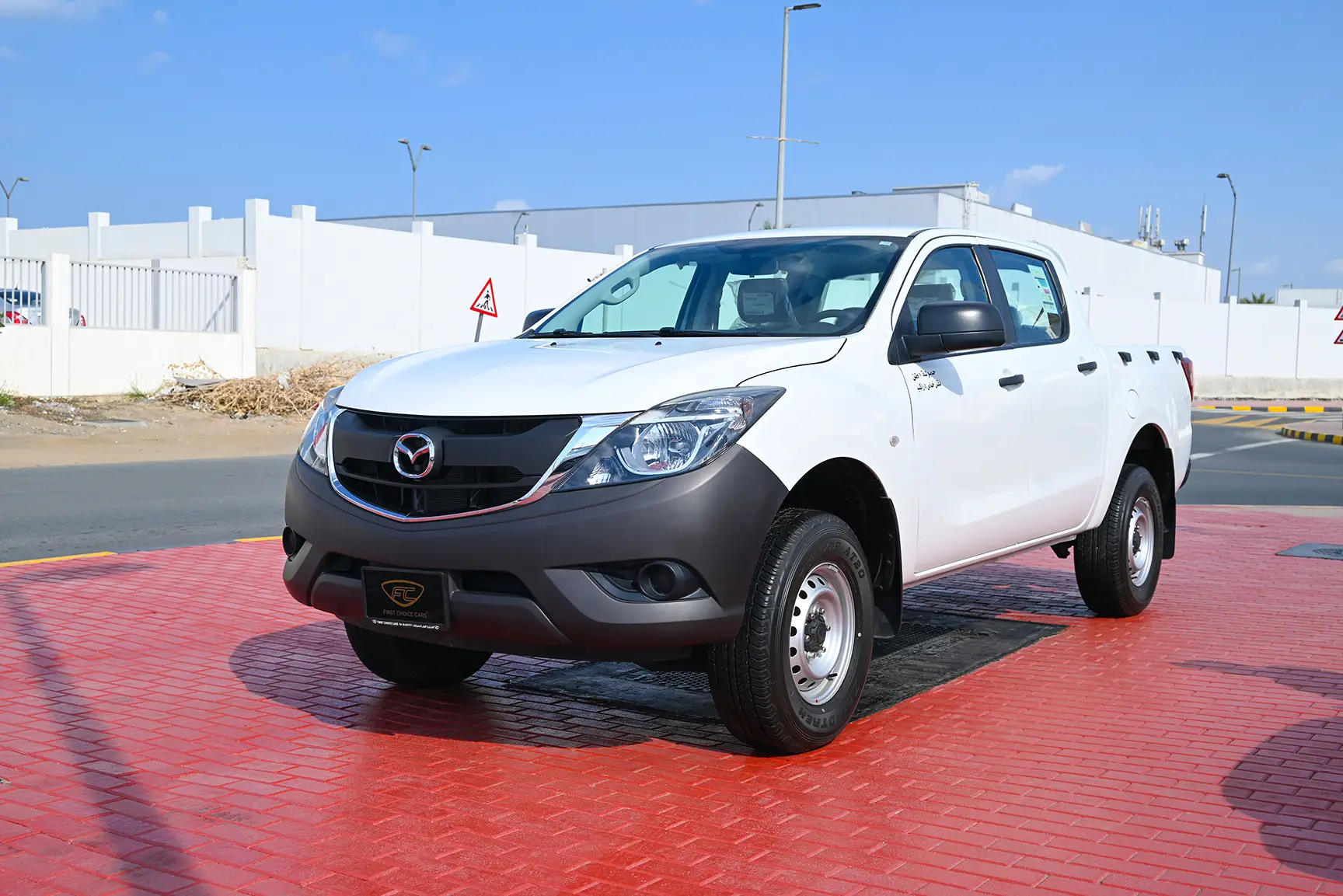 Used 2020 Mazda BT-50 Double Cab 4WD White – Left Front Diagonal (45°) View at First Choice Cars Sharjah