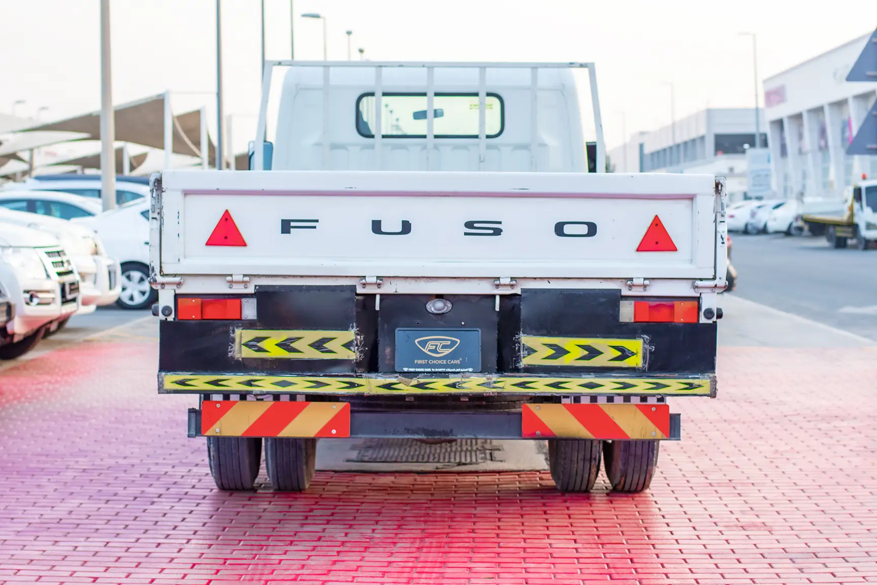 Used 2017 Mitsubishi Canter Cargo Body White – Back/Rear View at First Choice Cars Sharjah