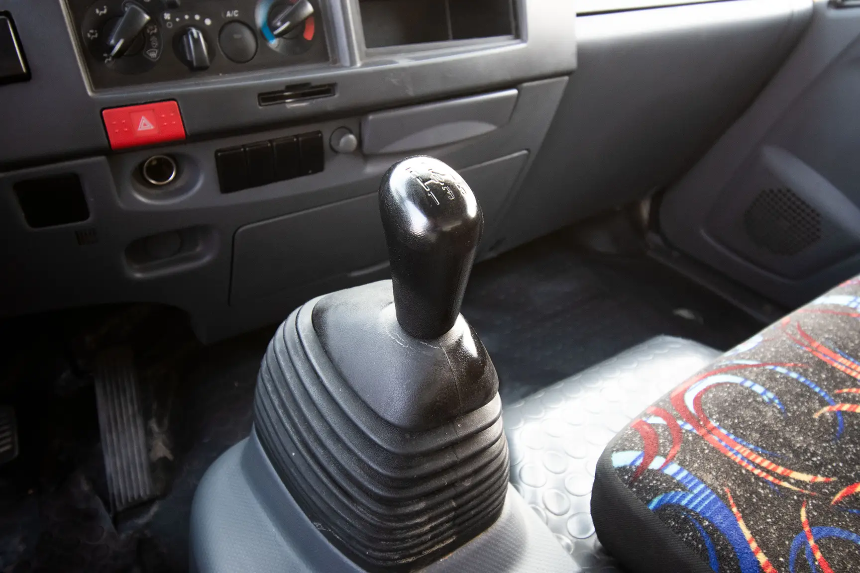 Used 2020 Isuzu NPR Shutter Body White – Center Console & Gear Shifter at First Choice Cars Sharjah