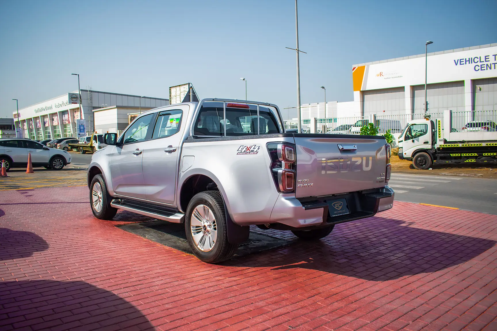 Used 2022 Isuzu D-MAX LS Silver – Left Back Diagonal (45°) View at First Choice Cars Sharjah