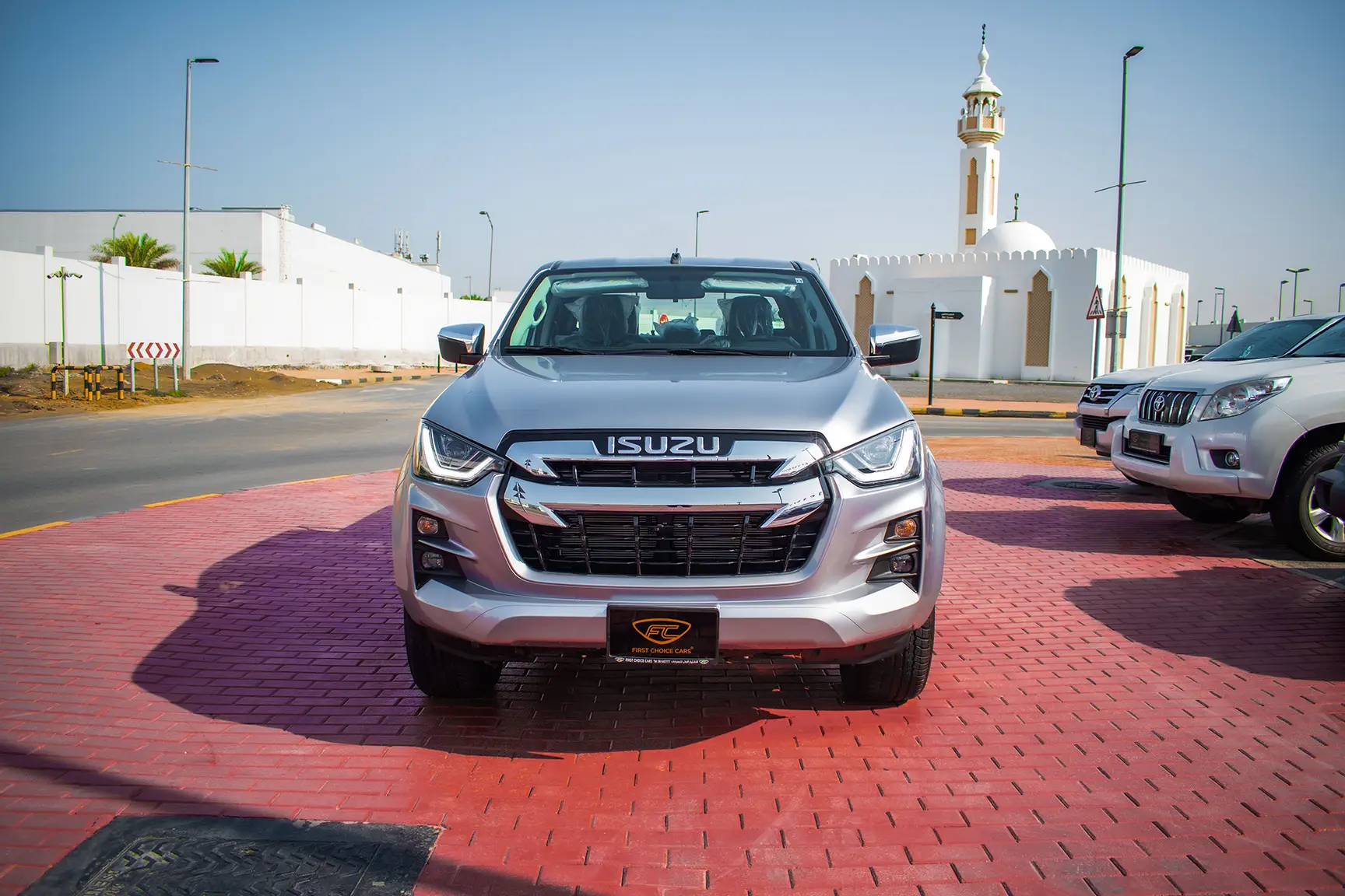 Used 2022 Isuzu D-MAX LS Silver – Front View at First Choice Cars Sharjah