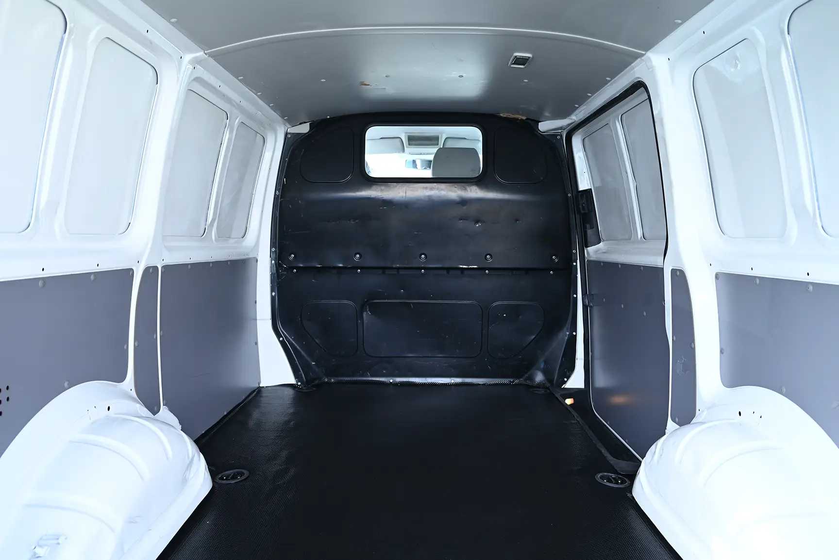 Used 2015 Volkswagen Transporter Standard White – Delivery Box Rear Opening View at First Choice Cars Sharjah