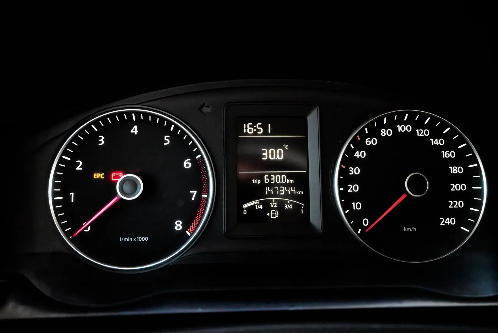 Used 2015 Volkswagen Transporter Standard White – Odometer / Mileage Reading View at First Choice Cars Sharjah