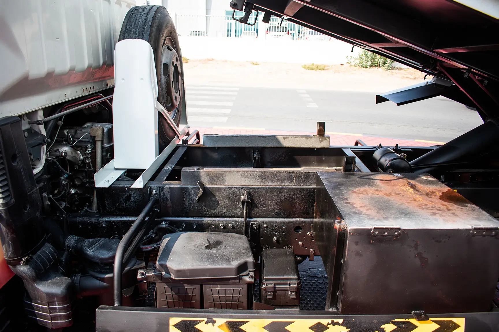 Used 2016 Mitsubishi Canter Tipper White – Right Side View at First Choice Cars Sharjah