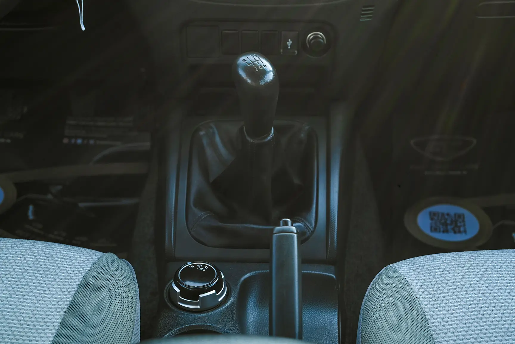 Used 2020 Mitsubishi L200 Double Cab GL White – Center Console & Gear Shifter at First Choice Cars Sharjah