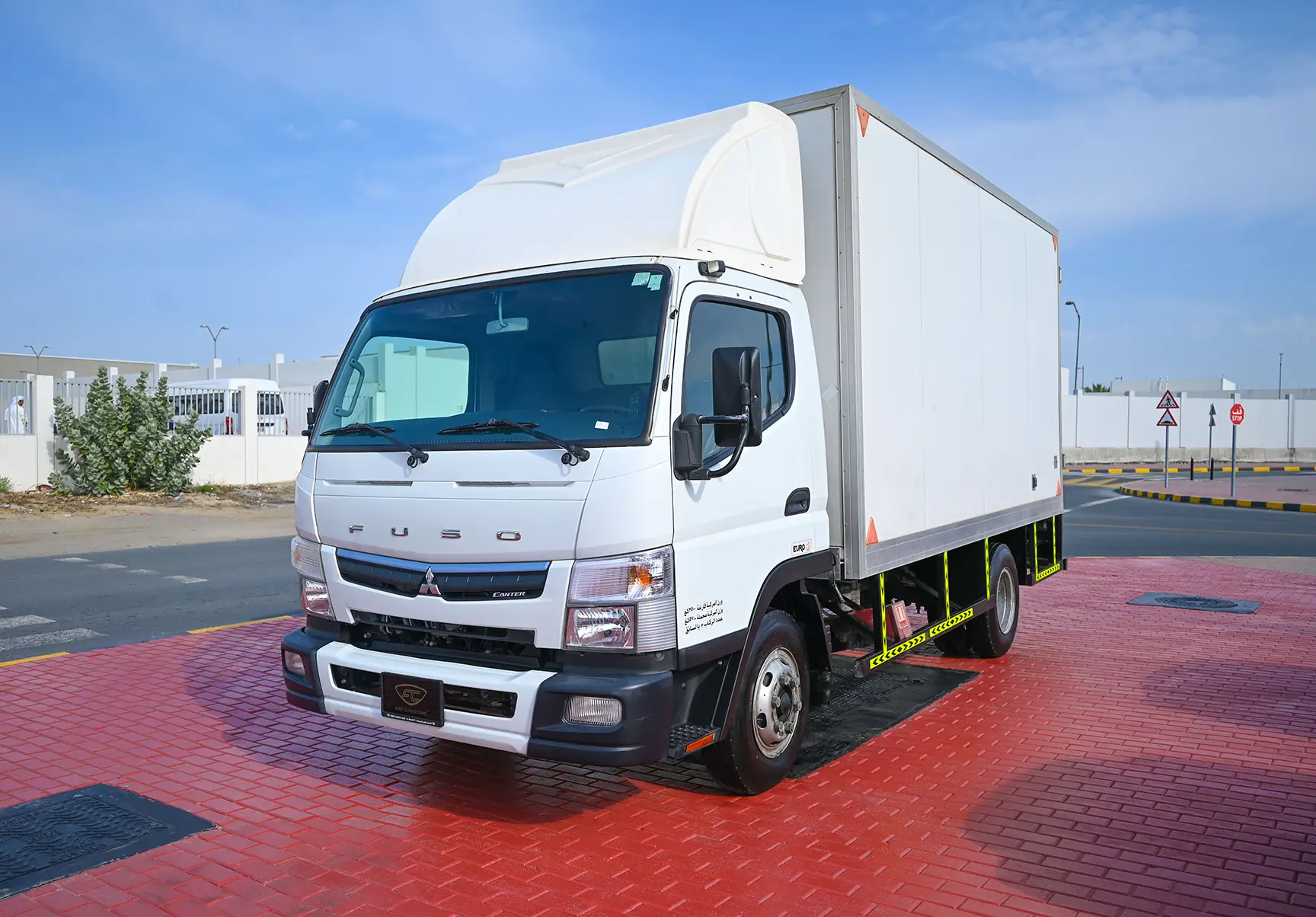 Used 2020 Mitsubishi Canter Cargo Box in White – Left Front Diagonal (45°) View for Sale at First Choice Cars Dubai Sharjah