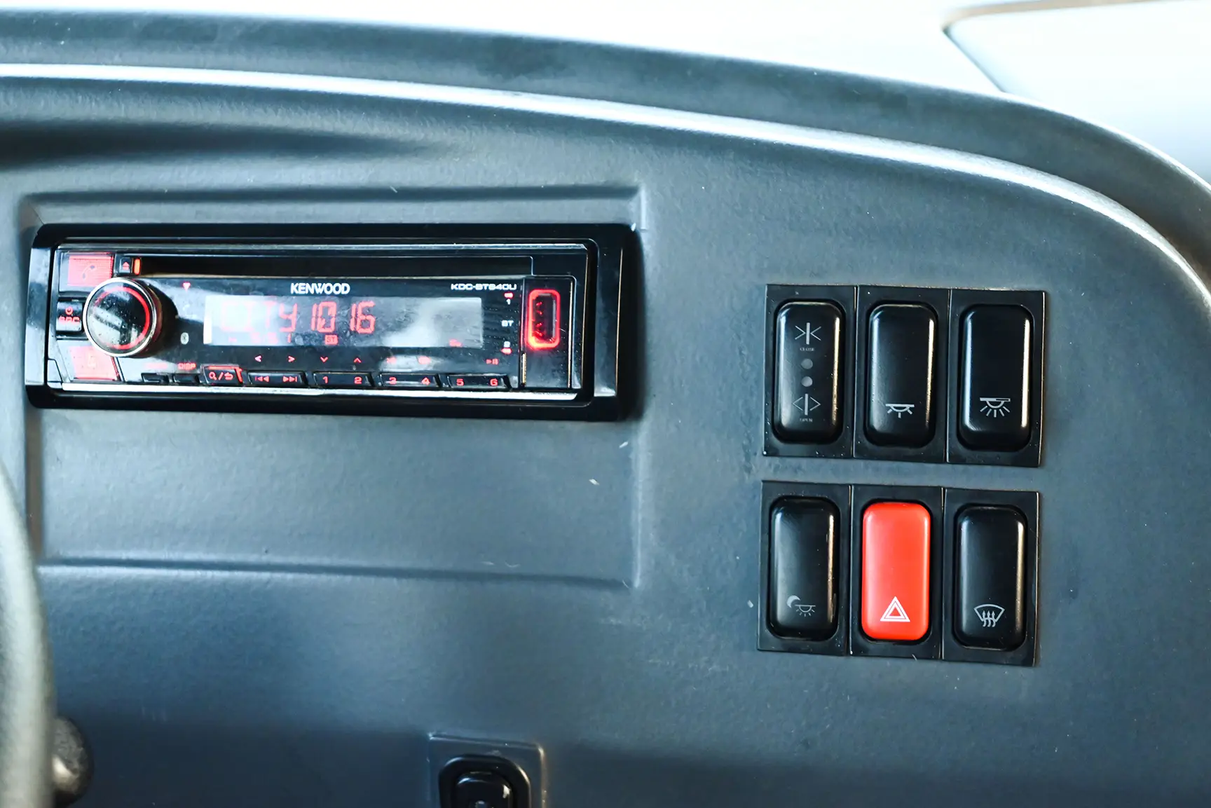 Used 2020 Mitsubishi Fuso Bus 37-Seater White – Infotainment / Touchscreen System at First Choice Cars Sharjah