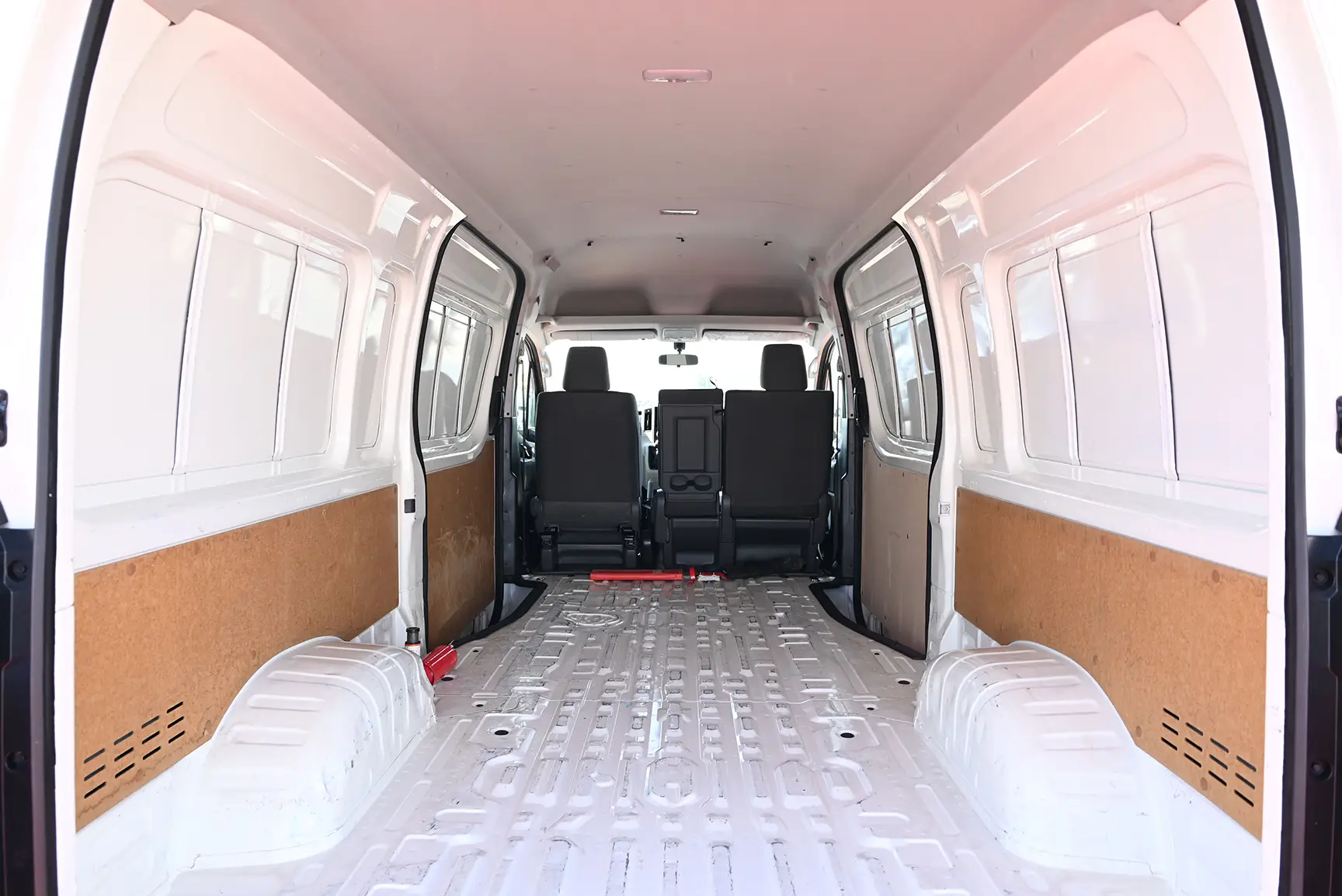 Used 2020 Toyota Hiace GL High Roof White – Boot / Trunk Space Open View at First Choice Cars Sharjah