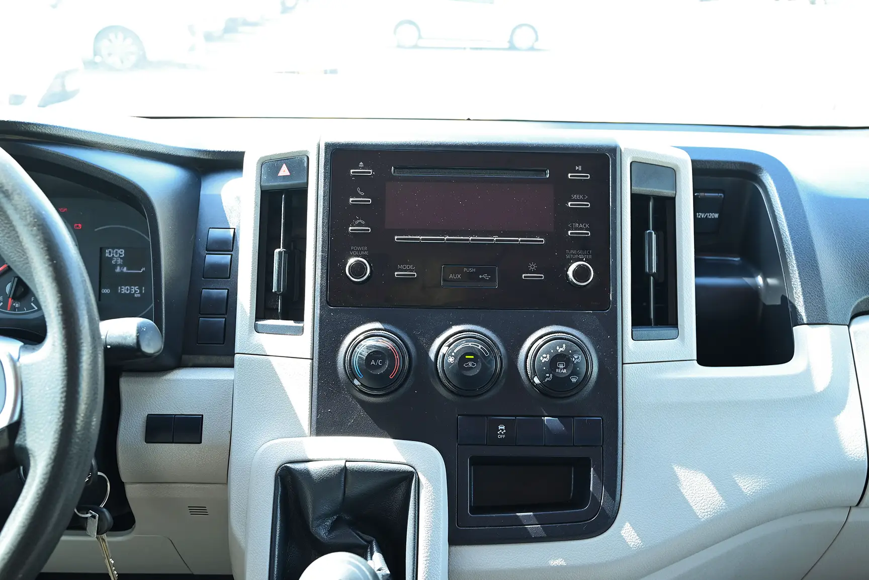 Used 2020 Toyota Hiace GL High Roof White – Infotainment / Touchscreen System at First Choice Cars Sharjah