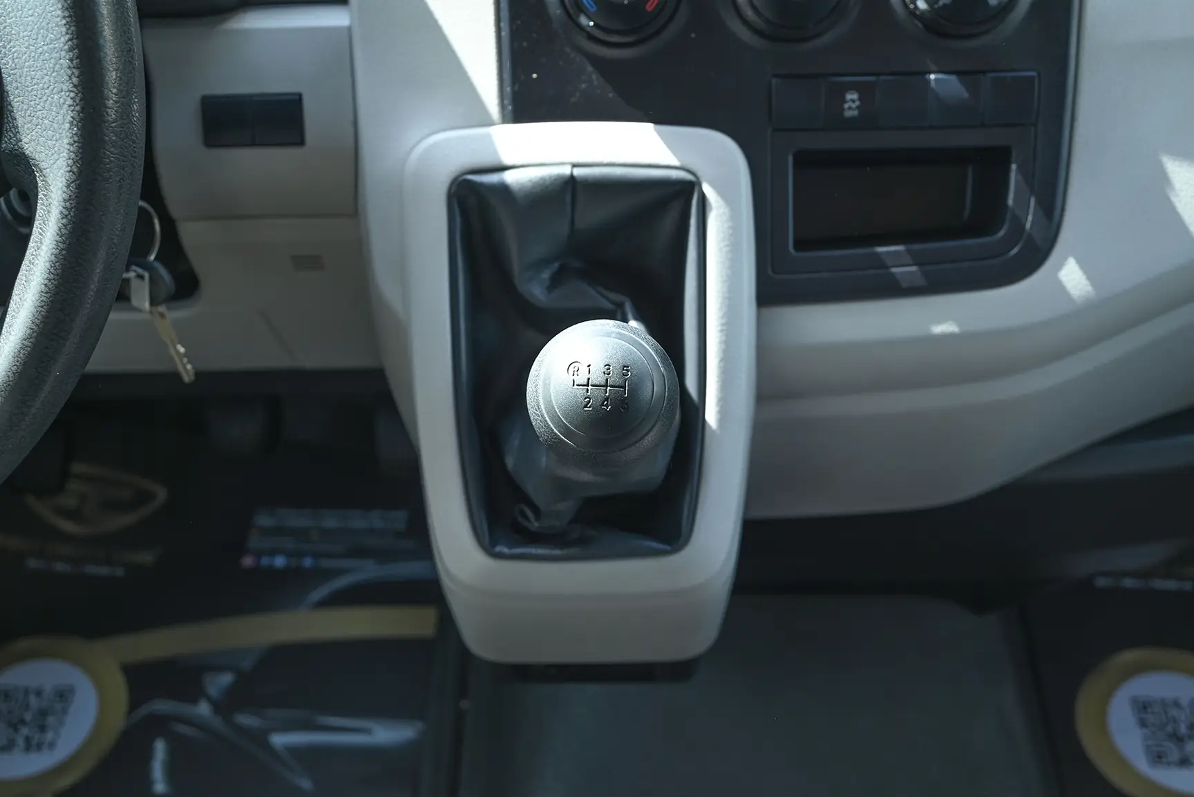 Used 2020 Toyota Hiace GL High Roof White – Center Console & Gear Shifter at First Choice Cars Sharjah