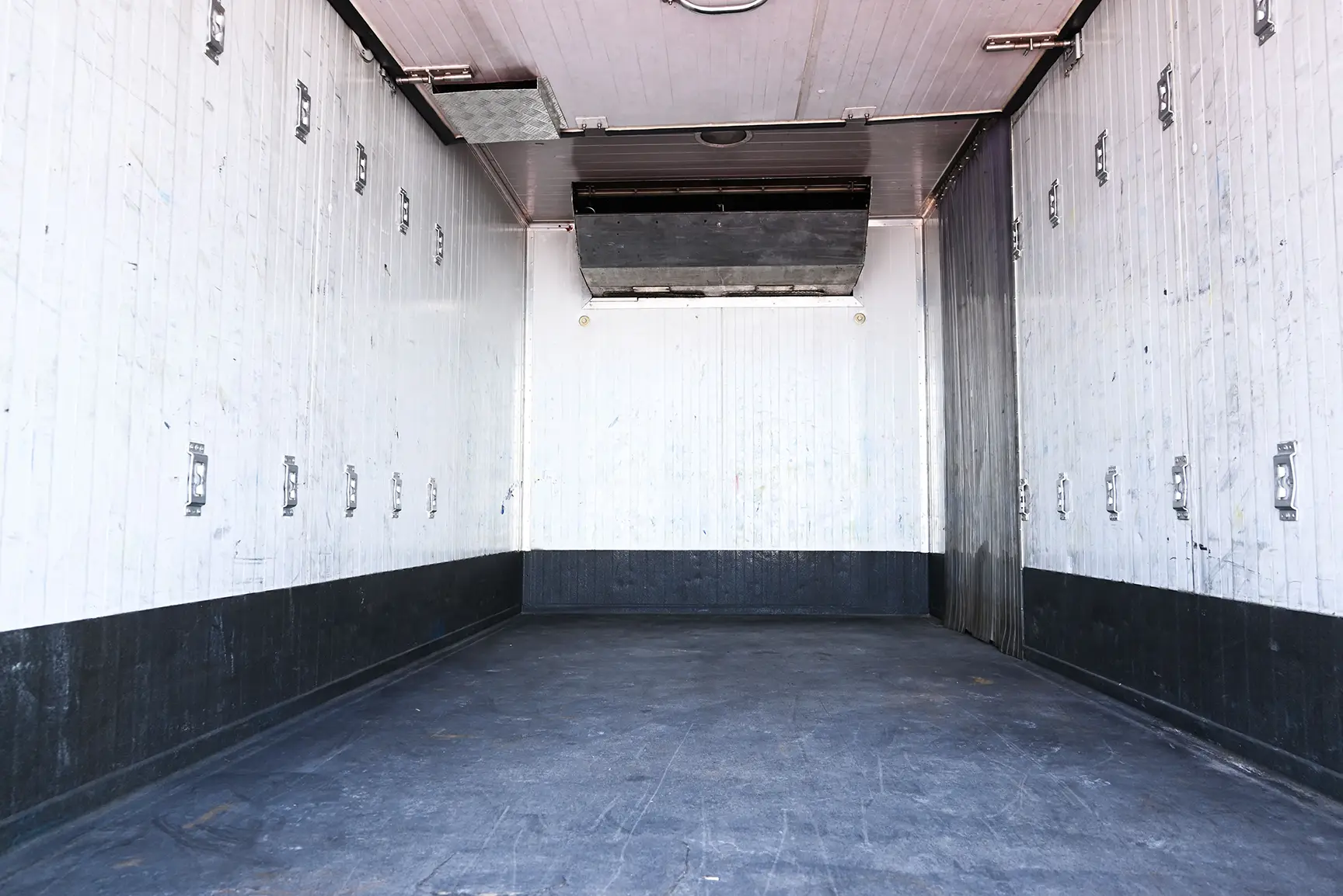 Used 2022 Mitsubishi Canter Freezer Box White – Freezer Box Rear Opening View at First Choice Cars Sharjah