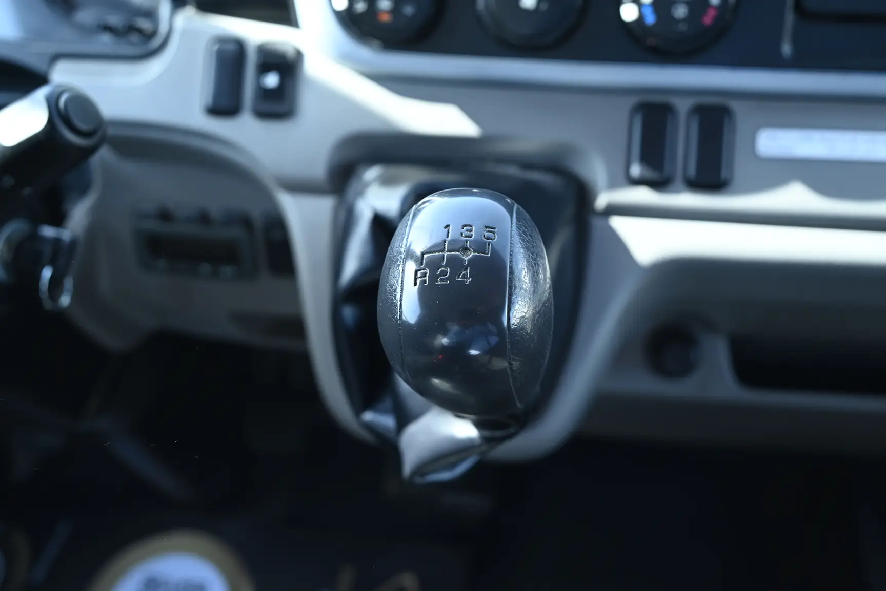 Used 2022 Mitsubishi Canter Freezer Box White – Center Console & Gear Shifter at First Choice Cars Sharjah