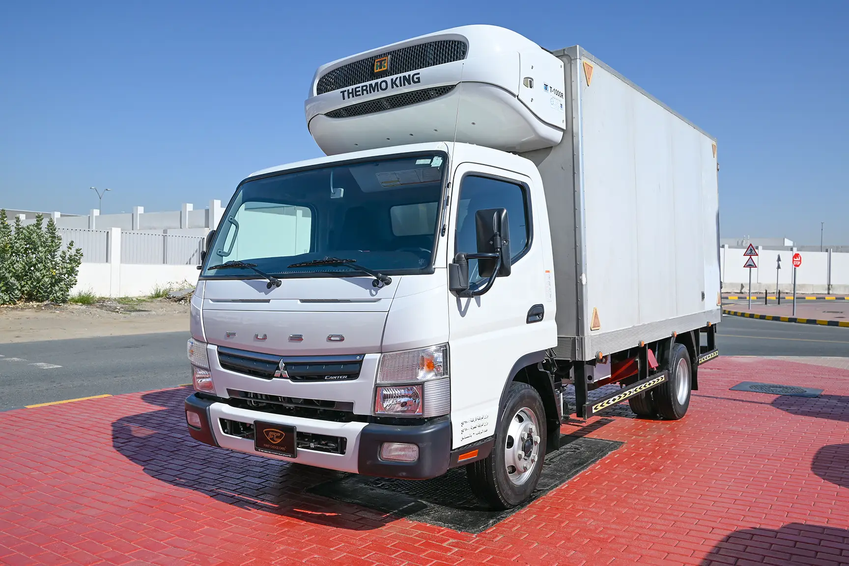Used 2022 Mitsubishi Canter Freezer Box White – Left Front Diagonal (45°) View at First Choice Cars Sharjah