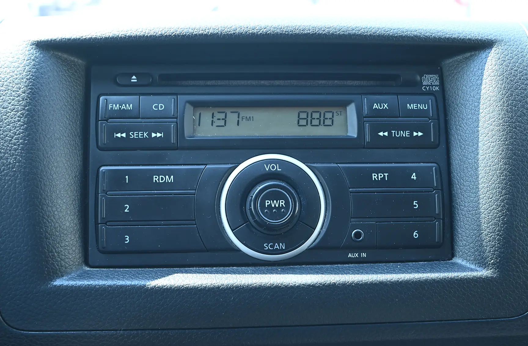 Used 2016 Nissan Urvan High Roof White – Infotainment / Touchscreen System at First Choice Cars Sharjah