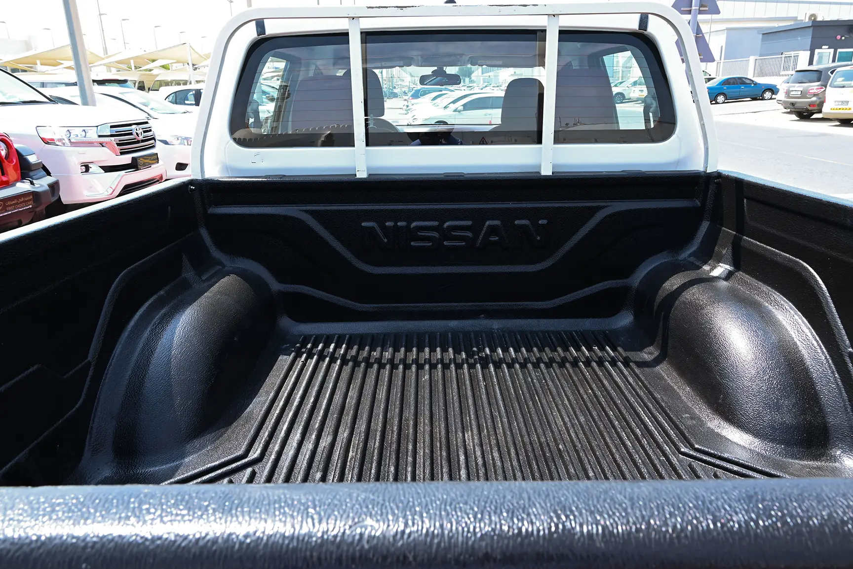 Used 2019 Nissan Navara SE in White – Boot / Trunk Space Open View