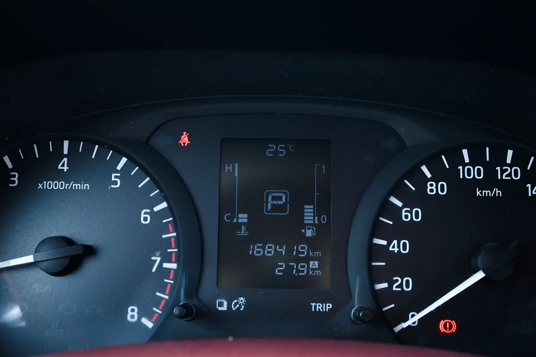 Used 2019 Nissan Navara SE in White – Odometer / Mileage Reading View
