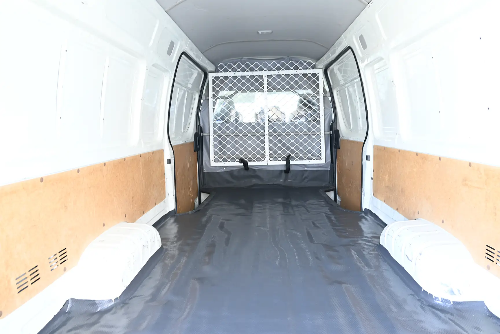 Used 2018 Toyota Hiace GLS - High Roof 3 STR White – Delivery Box Rear Opening View at First Choice Cars Sharjah