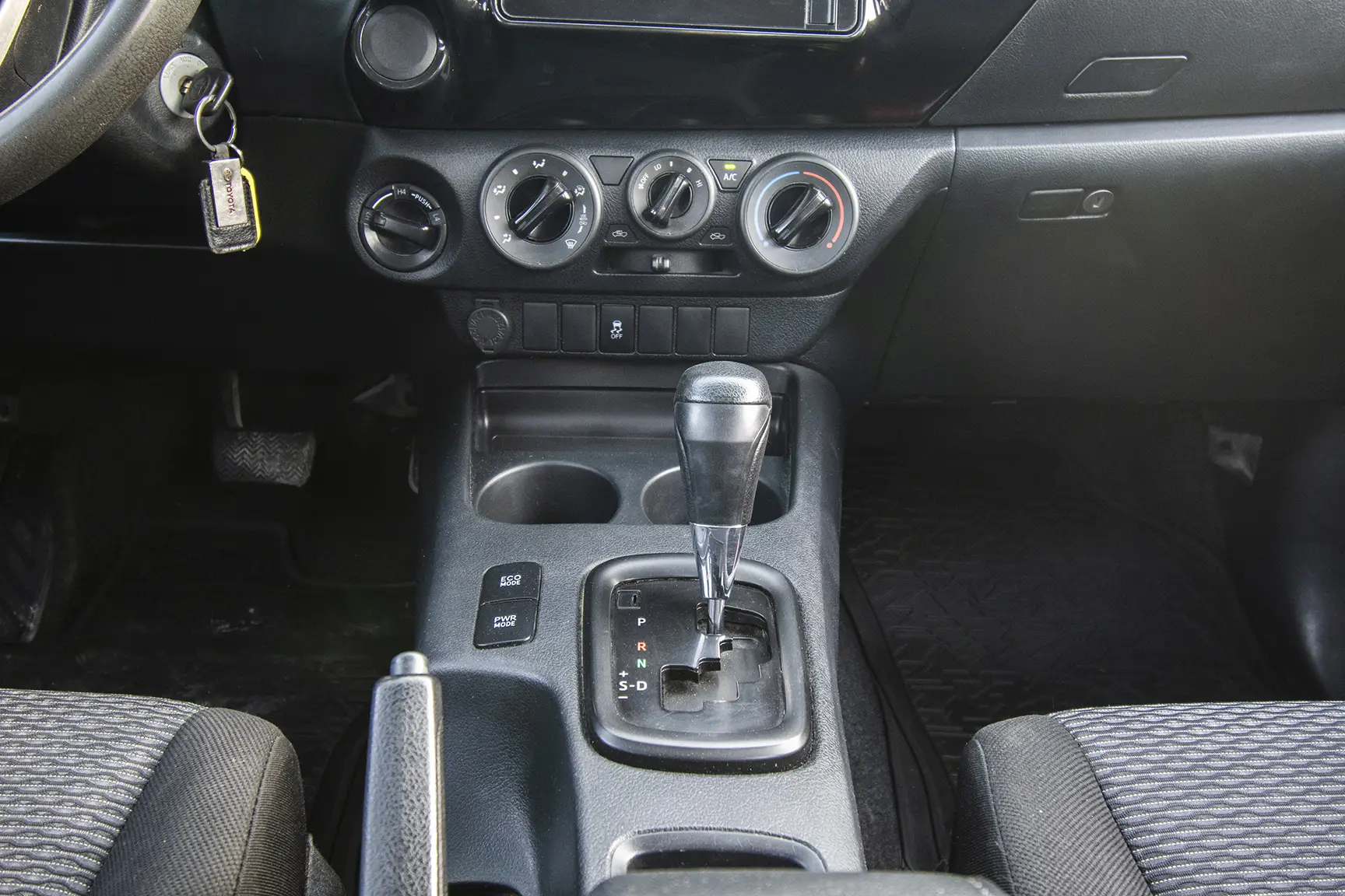 Used 2020 Toyota Hilux GL Double Cabin White – Center Console & Gear Shifter at First Choice Cars Sharjah