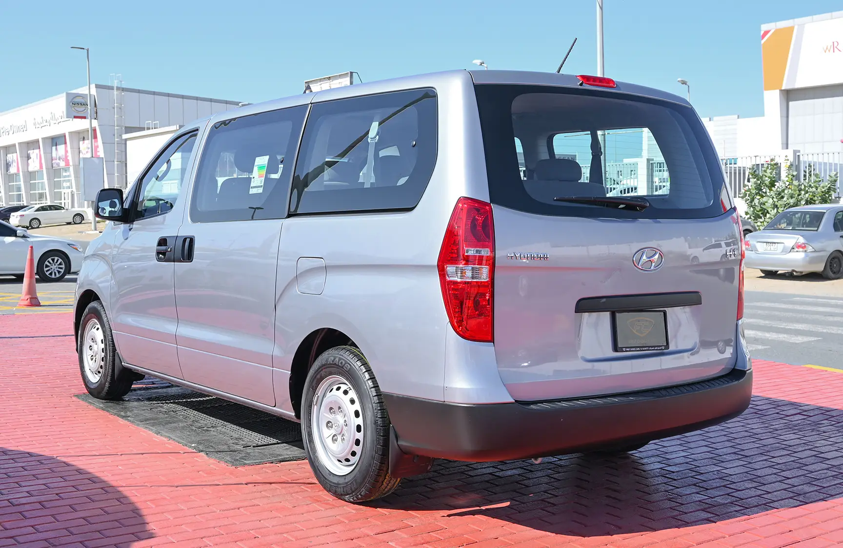 Used 2020 Hyundai H1 9-Seater Wagon Silver – Left Back Diagonal (45°) View at First Choice Cars Sharjah