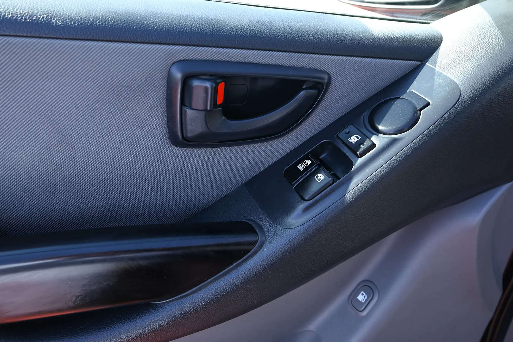 Used 2020 Hyundai H1 9-Seater Wagon Silver – Driver Door Panel Full View at First Choice Cars Sharjah