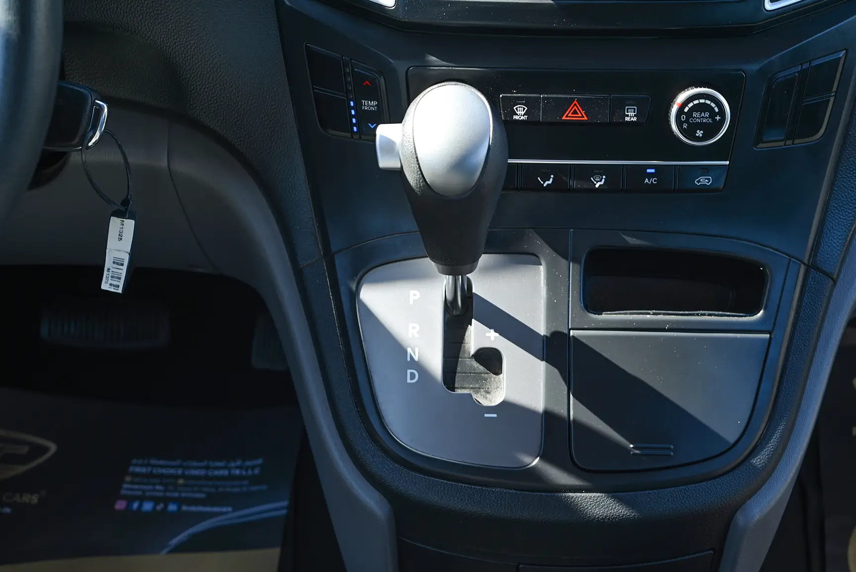 Used 2020 Hyundai H1 9-Seater Wagon Silver – Center Console & Gear Shifter at First Choice Cars Sharjah