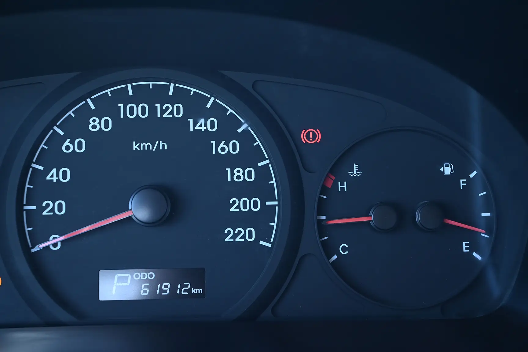 Used 2020 Hyundai H1 9-Seater Wagon Silver – Odometer / Mileage Reading View at First Choice Cars Sharjah