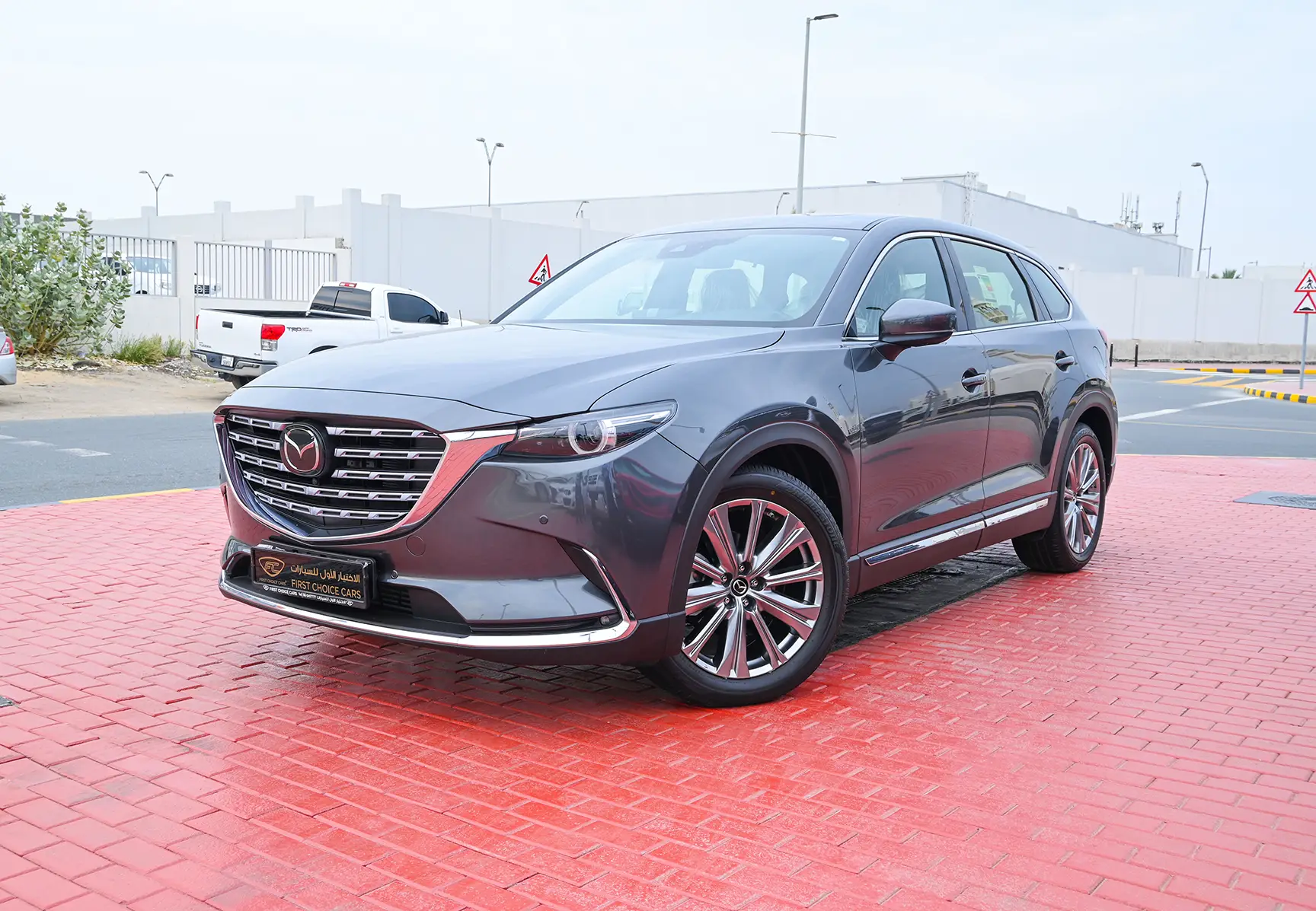 Used 2022 Mazda CX-9 Signature Edition Grey – Left Front Diagonal (45°) View at First Choice Cars Sharjah