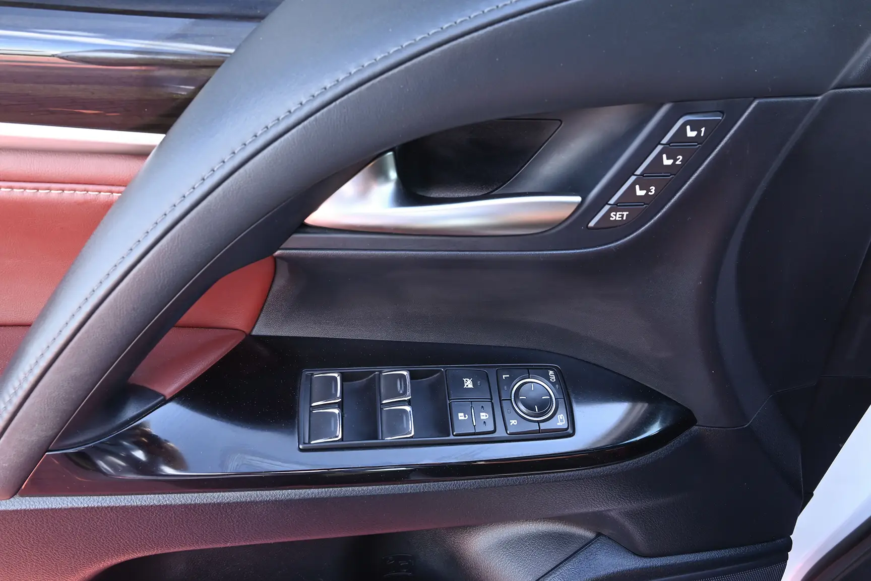 Used 2021 Lexus LX 570 25th Anniversary Edition in White – Driver Door Panel Full View