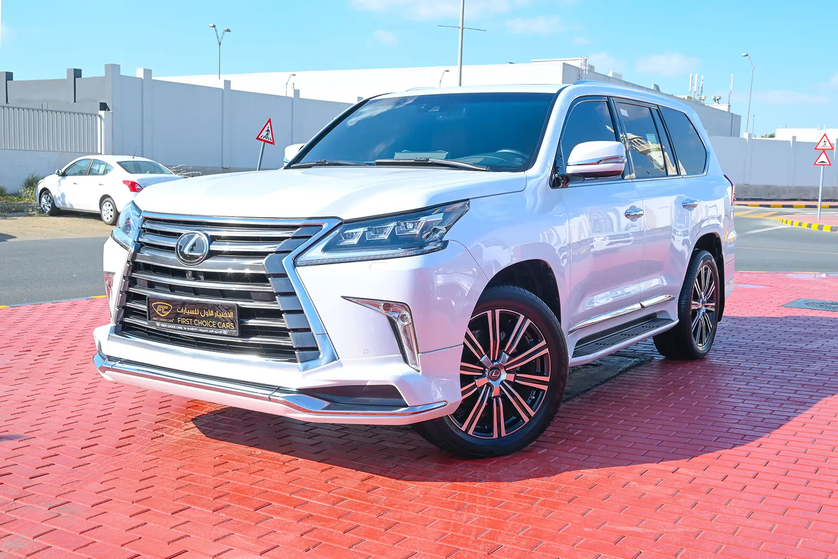Used 2021 Lexus LX-Series LX 570 25th Anniversary Edition White – Left Front Diagonal (45°) View at First Choice Cars Sharjah