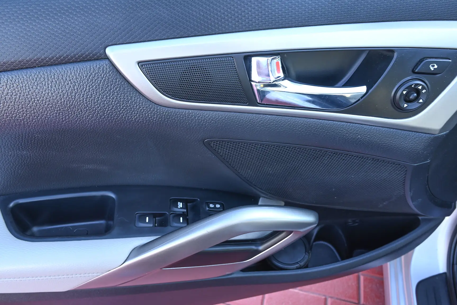 Used 2015 Hyundai Veloster GL Silver – Driver Door Panel Full View at First Choice Cars Sharjah