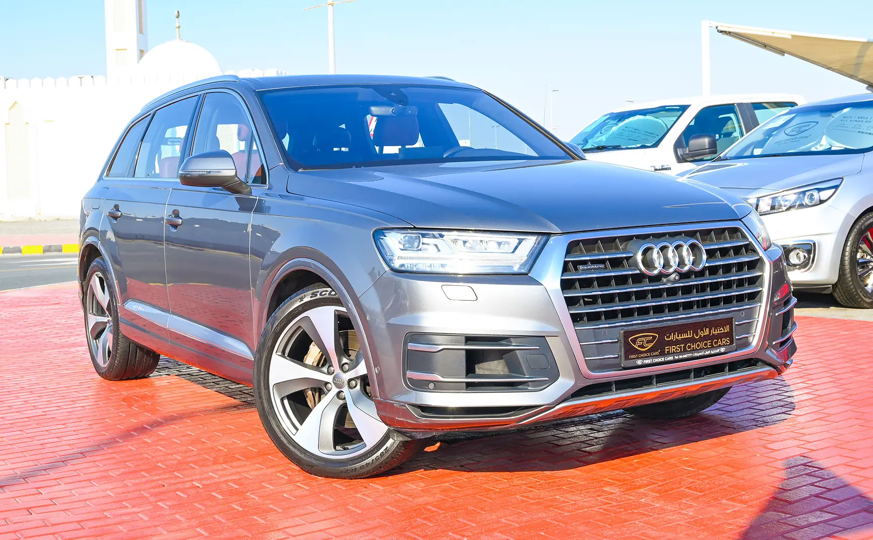 Used 2016 Audi Q7 S-Line Grey – Right Front Diagonal (45°) View at First Choice Cars Sharjah