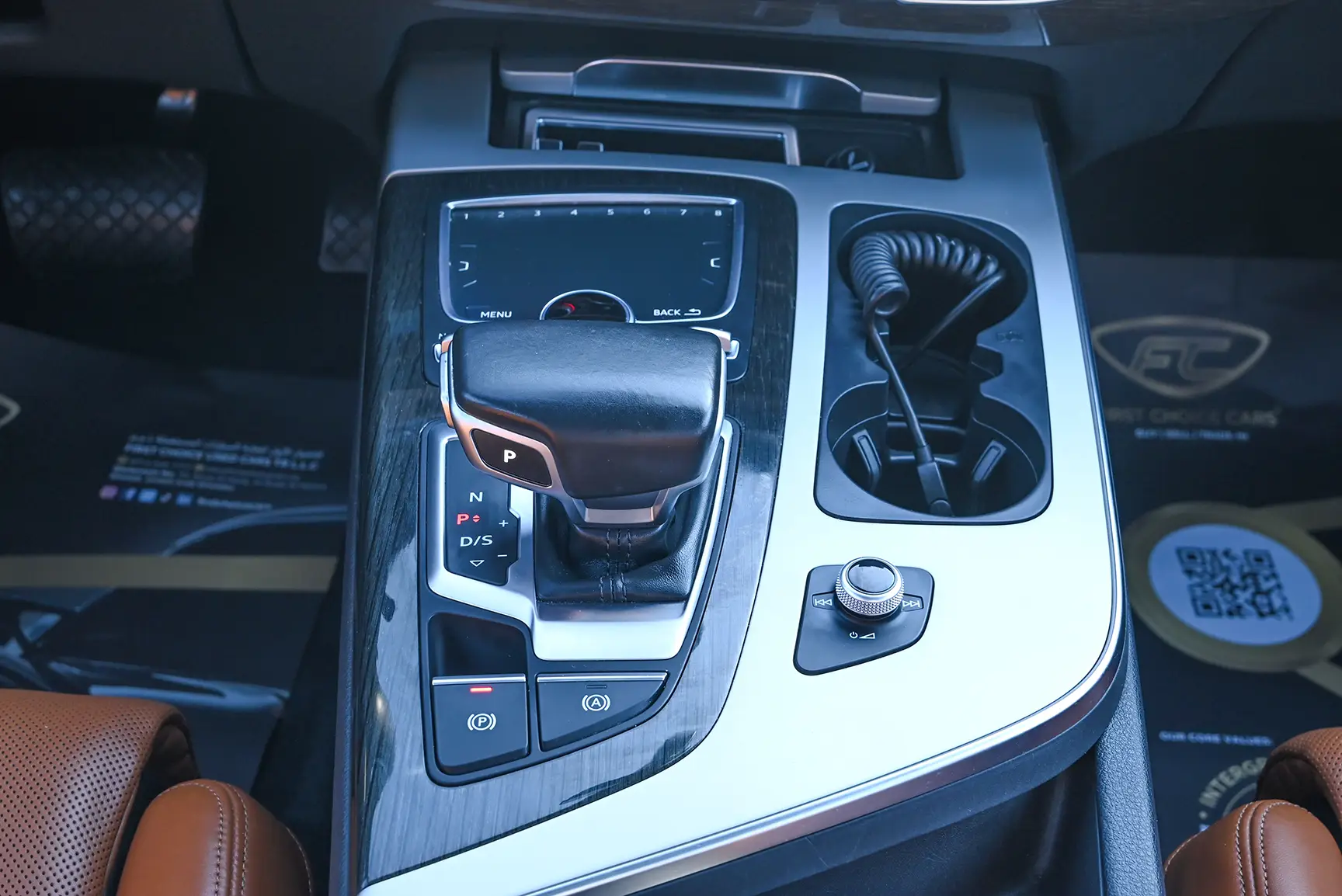 Used 2016 Audi Q7 S-Line Grey – Center Console & Gear Shifter at First Choice Cars Sharjah