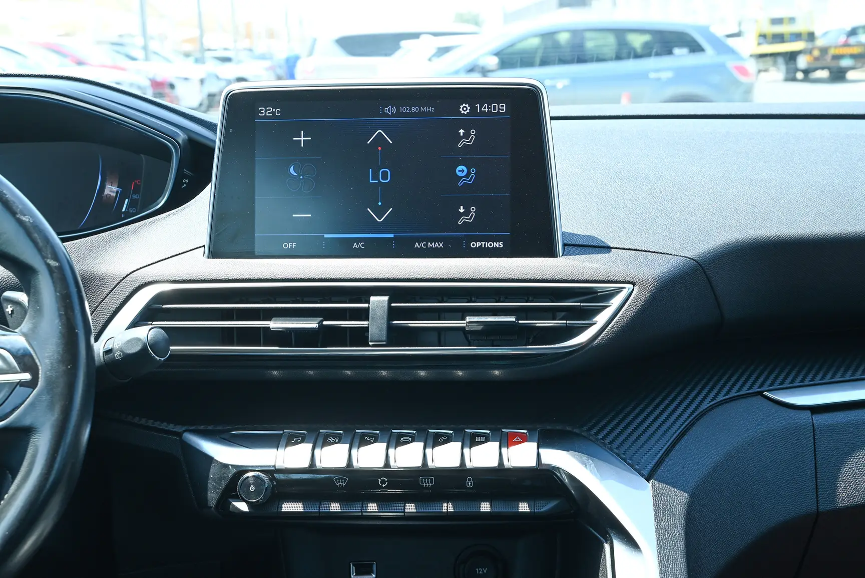 Used 2018 Peugeot 5008 Active Blue – Infotainment / Touchscreen System at First Choice Cars Sharjah