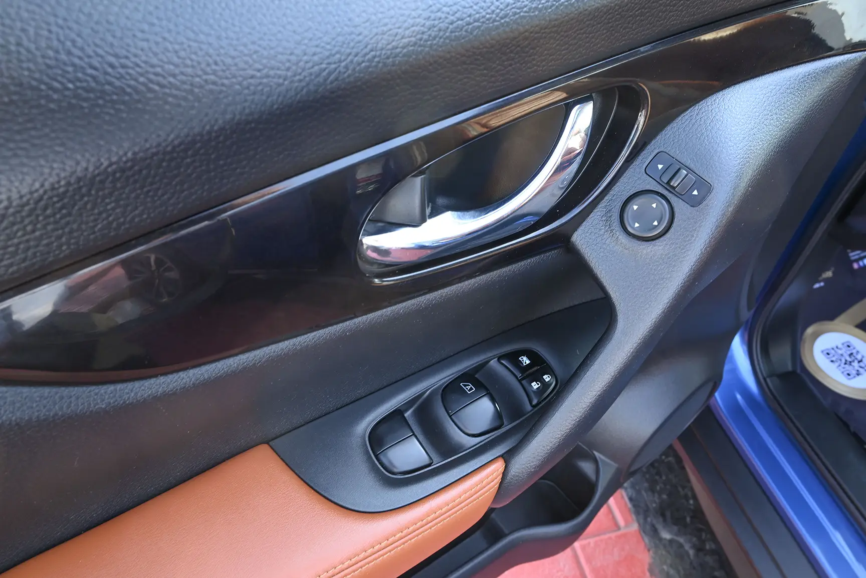 Used 2020 Nissan X-Trail Sl Blue – Driver Door Panel Full View at First Choice Cars Sharjah