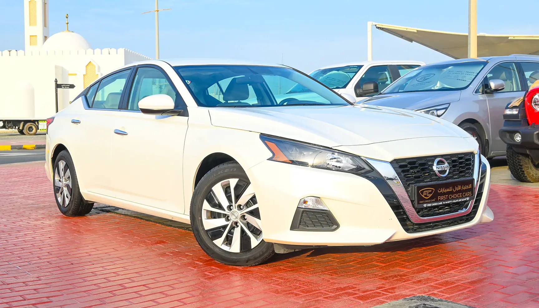 Used 2022 Nissan Altima S White – Right Front Diagonal (45°) View at First Choice Cars Sharjah