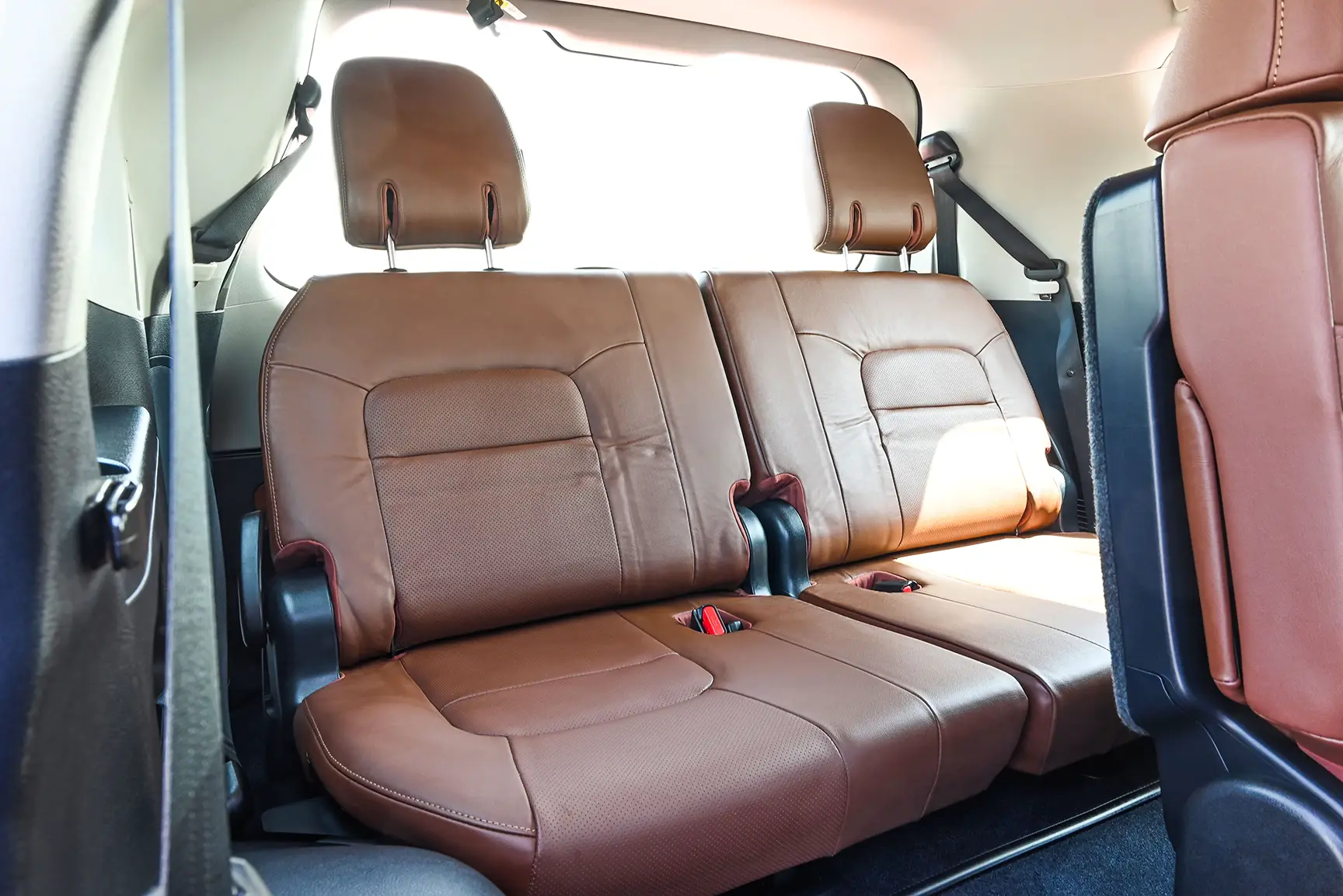 Used 2017 Toyota Land Cruiser VXR White – Third Row Right Seat View at First Choice Cars Sharjah