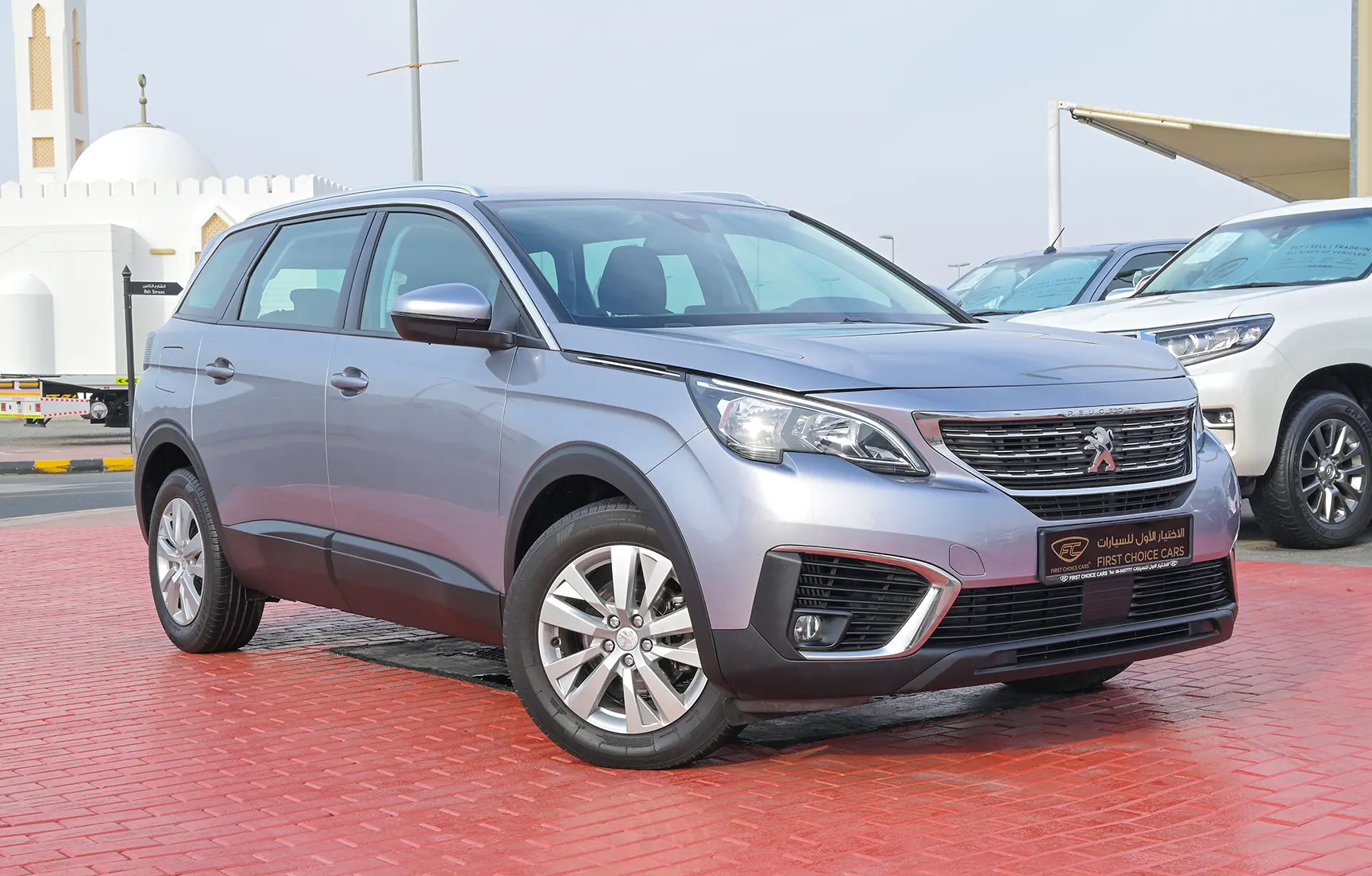 Used 2019 Peugeot 5008 Active Silver – Right Front Diagonal (45°) View at First Choice Cars Sharjah