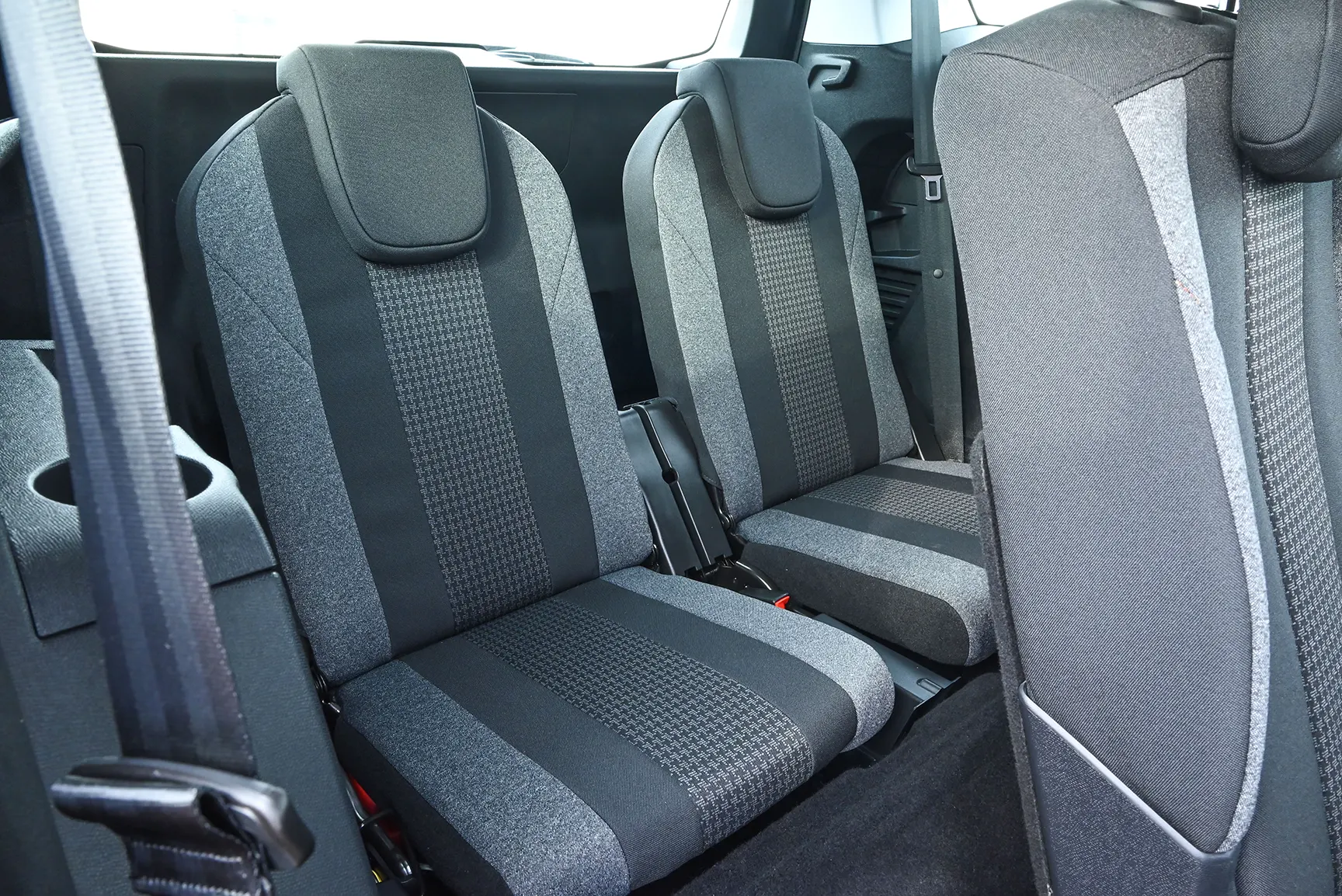 Used 2019 Peugeot 5008 Active Silver – Third Row Right Seat View at First Choice Cars Sharjah