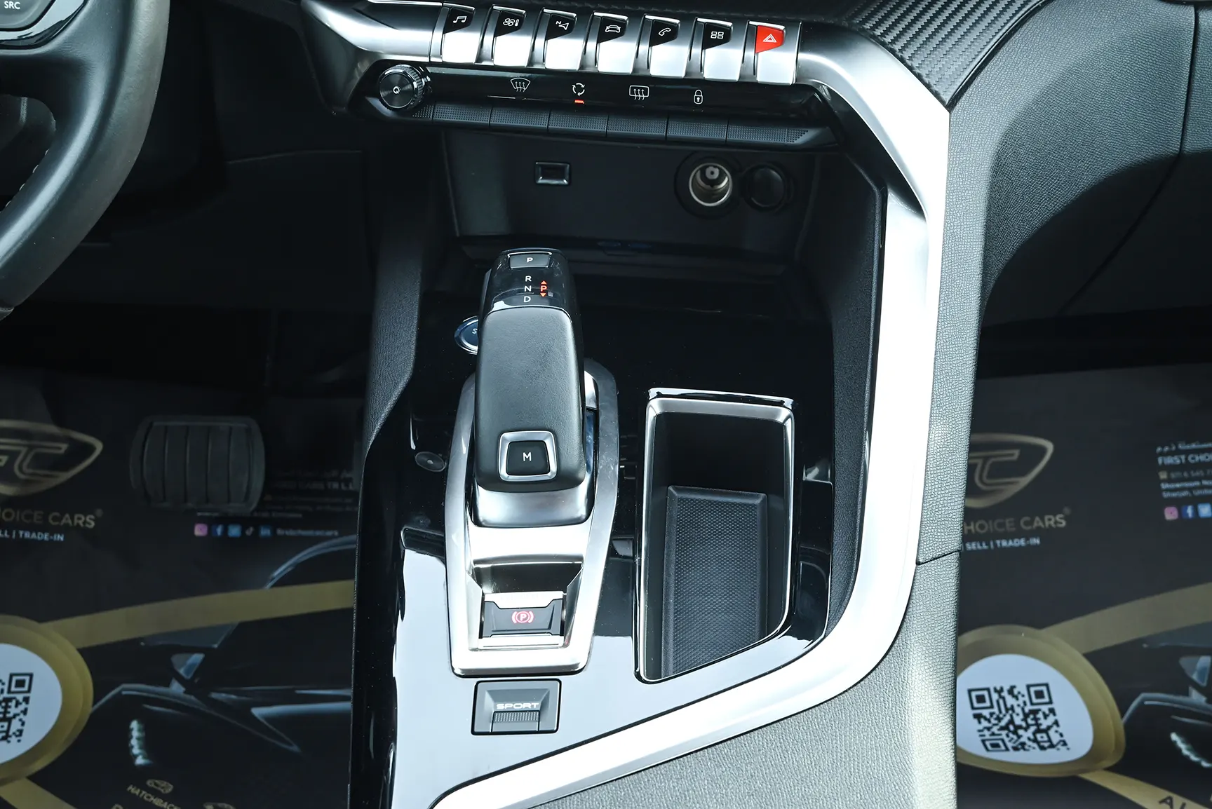 Used 2019 Peugeot 5008 Active Silver – Center Console & Gear Shifter at First Choice Cars Sharjah