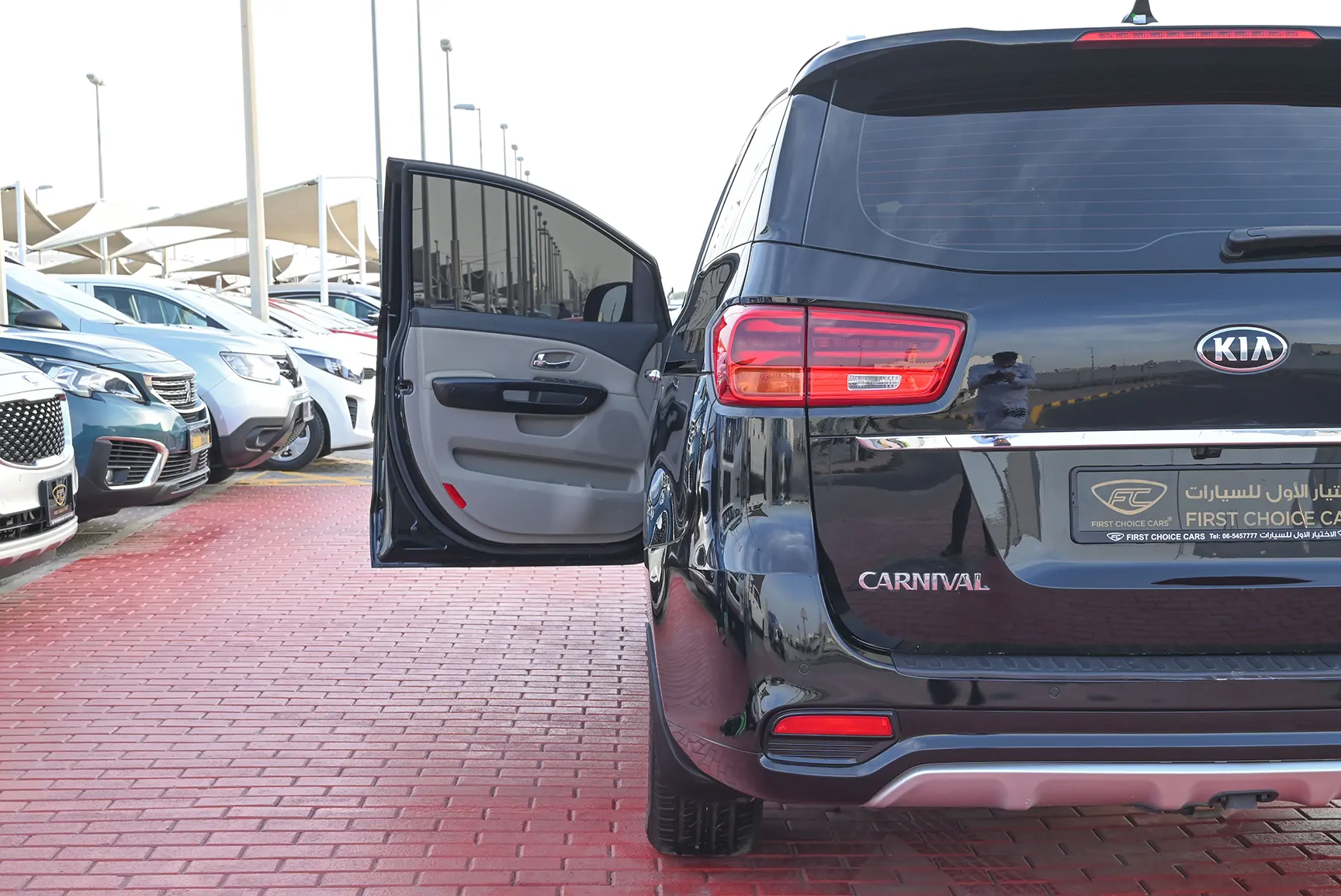 Used 2019 KIA Carnival Ex Black – Taillight Close-up at First Choice Cars Sharjah
