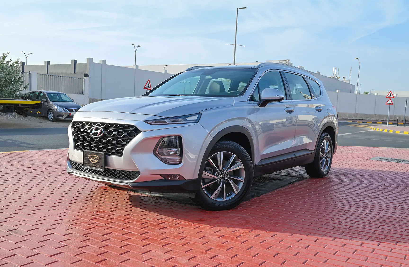 Used 2020 Hyundai Santa Fe GLS Silver – Left Front Diagonal (45°) View at First Choice Cars Sharjah