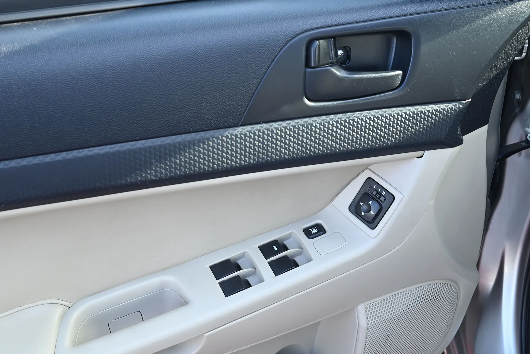 Used 2017 Mitsubishi LANCER EX GLS White – Driver Door Panel Full View at First Choice Cars Sharjah